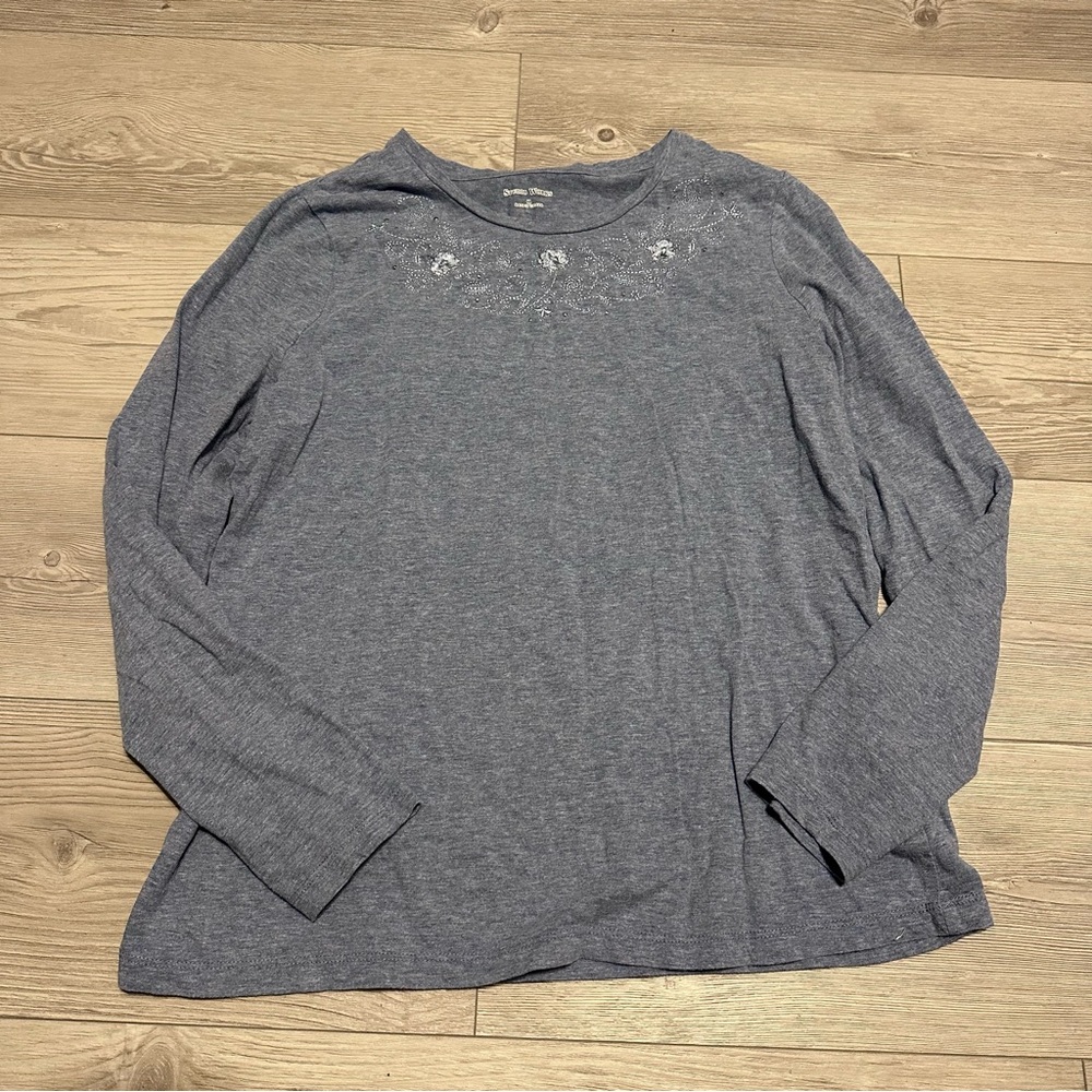 Studio Works blue gray embroidered floral long sleeve round neck T-shirt, Size M